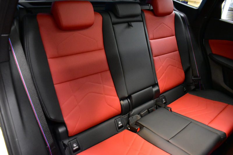 BMW X1 M35i Xﾄﾞﾗｲﾌﾞ 新車保証R10年10月30日迄 7速DCT 4WD 1ｵｰﾅｰ ﾊﾟﾉﾗﾏｻﾝR ﾋｰﾀｰ付電動赤黒ｳﾞｪｶﾞﾝｻﾞｱｸﾃｨﾌﾞｼｰﾄ 20AW Mｽﾎﾟｰﾂﾌﾞﾚｰｷ(ﾚｯﾄﾞ) ｶｰﾌﾞﾄﾞﾃﾞｨｽﾌﾟﾚｲ ﾗｲﾌﾞｺｯｸﾋﾟｯﾄ ﾊｰﾏﾝｶｰﾄﾞﾝ ｽﾃｱﾘﾝｸﾞﾋｰﾀｰ ACC HUD 可変Mｻｽ 2年保証