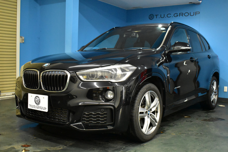 BMW X1 Xdrive25i  Mｽﾎﾟｰﾂ 中期 4WD 高出力 希少ｶﾞｿﾘﾝｴﾝｼﾞﾝ  ｺﾝﾌｫｰﾄP 追従ACC ﾋｰﾀｰ付電動ﾌﾞﾗｯｸﾚｻﾞｰ LEDﾍｯﾄﾞﾗｲﾄ ﾀｯﾁﾊﾟﾈﾙHDDﾅﾋﾞBｶﾒﾗ Pｱｼｽﾄ 衝突軽減B 車線逸脱&歩行者警告 電動Rｹﾞｰﾄ 18AW 2年保証