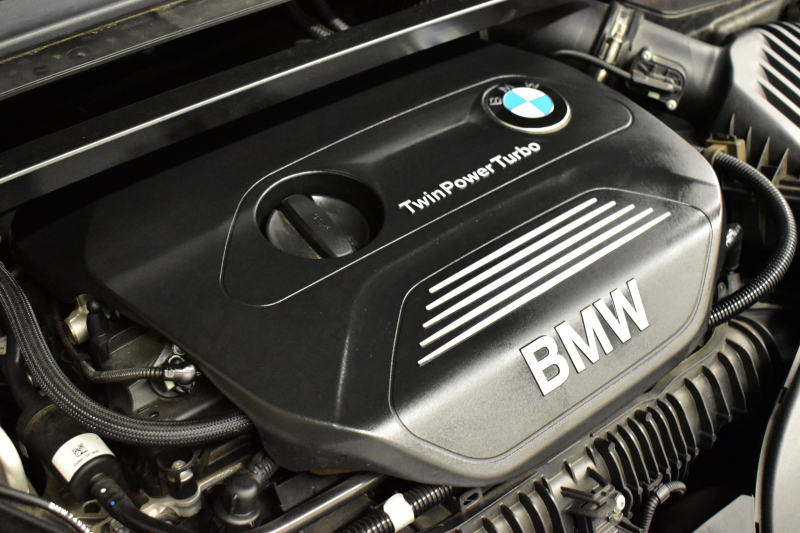 BMW X1 Xdrive25i  Mｽﾎﾟｰﾂ 中期 4WD 高出力 希少ｶﾞｿﾘﾝｴﾝｼﾞﾝ  ｺﾝﾌｫｰﾄP 追従ACC ﾋｰﾀｰ付電動ﾌﾞﾗｯｸﾚｻﾞｰ LEDﾍｯﾄﾞﾗｲﾄ ﾀｯﾁﾊﾟﾈﾙHDDﾅﾋﾞBｶﾒﾗ Pｱｼｽﾄ 衝突軽減B 車線逸脱&歩行者警告 電動Rｹﾞｰﾄ 18AW 2年保証