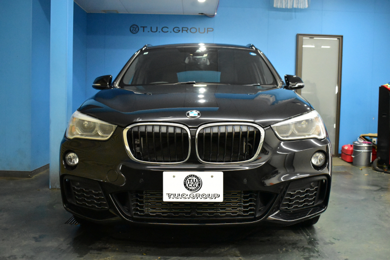 BMW X1 Xdrive25i  Mｽﾎﾟｰﾂ 中期 4WD 高出力 希少ｶﾞｿﾘﾝｴﾝｼﾞﾝ  ｺﾝﾌｫｰﾄP 追従ACC ﾋｰﾀｰ付電動ﾌﾞﾗｯｸﾚｻﾞｰ LEDﾍｯﾄﾞﾗｲﾄ ﾀｯﾁﾊﾟﾈﾙHDDﾅﾋﾞBｶﾒﾗ Pｱｼｽﾄ 衝突軽減B 車線逸脱&歩行者警告 電動Rｹﾞｰﾄ 18AW 2年保証