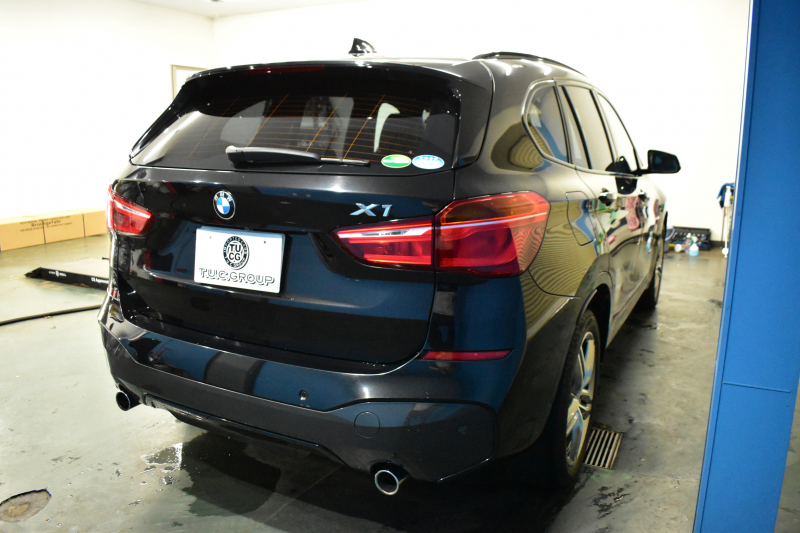 BMW X1 Xdrive25i  Mｽﾎﾟｰﾂ 中期 4WD 高出力 希少ｶﾞｿﾘﾝｴﾝｼﾞﾝ  ｺﾝﾌｫｰﾄP 追従ACC ﾋｰﾀｰ付電動ﾌﾞﾗｯｸﾚｻﾞｰ LEDﾍｯﾄﾞﾗｲﾄ ﾀｯﾁﾊﾟﾈﾙHDDﾅﾋﾞBｶﾒﾗ Pｱｼｽﾄ 衝突軽減B 車線逸脱&歩行者警告 電動Rｹﾞｰﾄ 18AW 2年保証