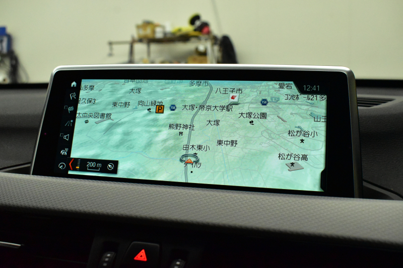 BMW X1 Xdrive25i  Mｽﾎﾟｰﾂ 中期 4WD 高出力 希少ｶﾞｿﾘﾝｴﾝｼﾞﾝ  ｺﾝﾌｫｰﾄP 追従ACC ﾋｰﾀｰ付電動ﾌﾞﾗｯｸﾚｻﾞｰ LEDﾍｯﾄﾞﾗｲﾄ ﾀｯﾁﾊﾟﾈﾙHDDﾅﾋﾞBｶﾒﾗ Pｱｼｽﾄ 衝突軽減B 車線逸脱&歩行者警告 電動Rｹﾞｰﾄ 18AW 2年保証