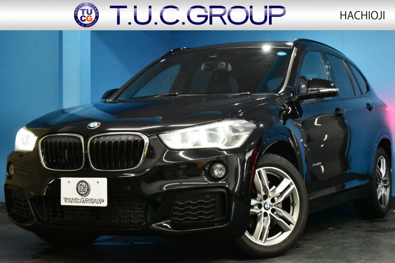 BMW X1 Xdrive25i  Mｽﾎﾟｰﾂ 中期 4WD 高出力 希少ｶﾞｿﾘﾝｴﾝｼﾞﾝ  ｺﾝﾌｫｰﾄP 追従ACC ﾋｰﾀｰ付電動ﾌﾞﾗｯｸﾚｻﾞｰ LEDﾍｯﾄﾞﾗｲﾄ ﾀｯﾁﾊﾟﾈﾙHDDﾅﾋﾞBｶﾒﾗ Pｱｼｽﾄ 衝突軽減B 車線逸脱&歩行者警告 電動Rｹﾞｰﾄ 18AW 2年保証