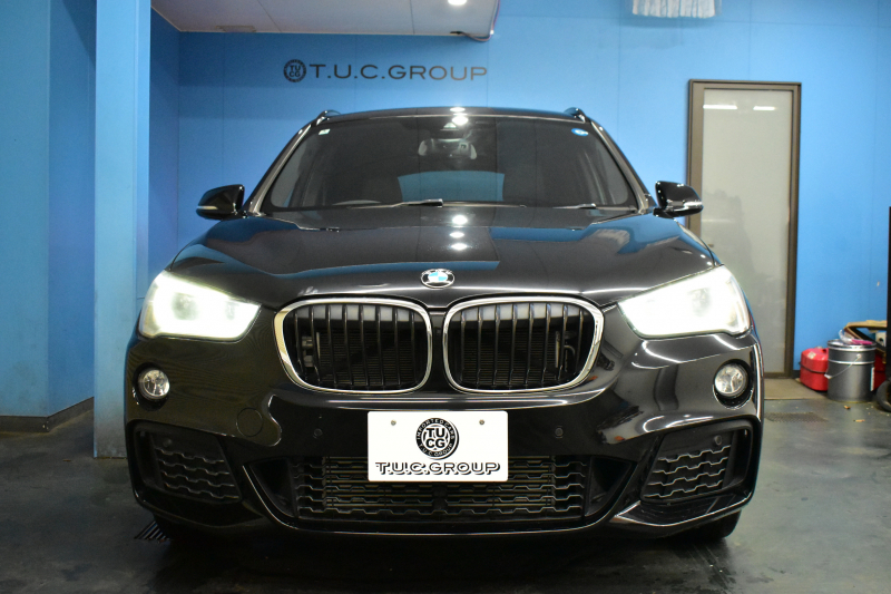 BMW X1 Xdrive25i  Mｽﾎﾟｰﾂ 中期 4WD 高出力 希少ｶﾞｿﾘﾝｴﾝｼﾞﾝ  ｺﾝﾌｫｰﾄP 追従ACC ﾋｰﾀｰ付電動ﾌﾞﾗｯｸﾚｻﾞｰ LEDﾍｯﾄﾞﾗｲﾄ ﾀｯﾁﾊﾟﾈﾙHDDﾅﾋﾞBｶﾒﾗ Pｱｼｽﾄ 衝突軽減B 車線逸脱&歩行者警告 電動Rｹﾞｰﾄ 18AW 2年保証