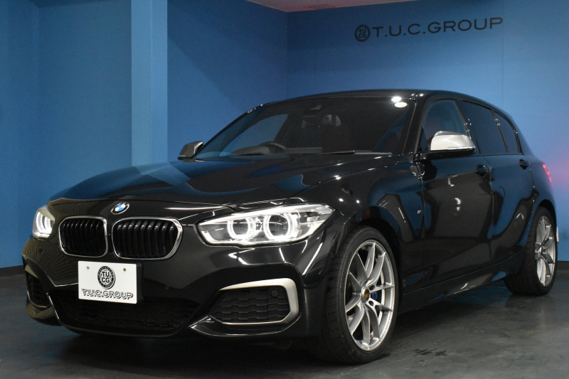 BMW 1シリーズ M140i LCI後期 直6ﾀｰﾎﾞ 340馬力 LEDﾍｯﾄﾞﾗｲﾄ&ﾃｰﾙ ﾋｰﾀｰ付赤革 ｱﾀﾞﾌﾟﾃｨﾌﾞMｻｽ 大型ﾌﾞﾚｰｷｼｽﾃﾑ 車線逸脱&歩行者警告 衝突軽減ﾌﾞﾚｰｷ 横ﾒﾆｭｰﾀｯﾁﾊﾟｯﾄﾞiﾄﾞﾗｲﾌﾞBｶﾒﾗ Pｱｼｽﾄ ｸﾙｺﾝ ﾊﾟﾄﾞﾙｼﾌﾄ ｽﾏｰﾄｷｰ 2年保証