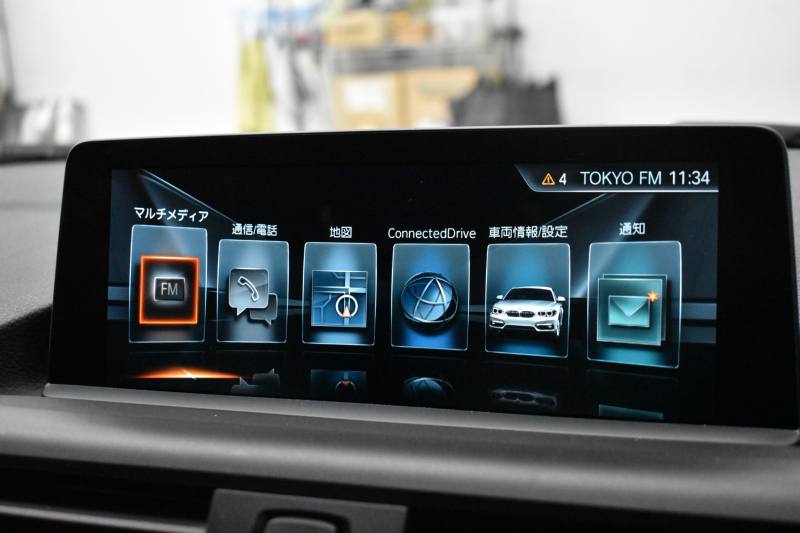 BMW 1シリーズ M140i LCI後期 直6ﾀｰﾎﾞ 340馬力 LEDﾍｯﾄﾞﾗｲﾄ&ﾃｰﾙ ﾋｰﾀｰ付赤革 ｱﾀﾞﾌﾟﾃｨﾌﾞMｻｽ 大型ﾌﾞﾚｰｷｼｽﾃﾑ 車線逸脱&歩行者警告 衝突軽減ﾌﾞﾚｰｷ 横ﾒﾆｭｰﾀｯﾁﾊﾟｯﾄﾞiﾄﾞﾗｲﾌﾞBｶﾒﾗ Pｱｼｽﾄ ｸﾙｺﾝ ﾊﾟﾄﾞﾙｼﾌﾄ ｽﾏｰﾄｷｰ 2年保証