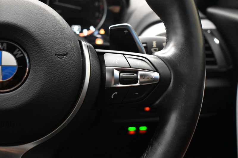 BMW 1シリーズ M140i LCI後期 直6ﾀｰﾎﾞ 340馬力 LEDﾍｯﾄﾞﾗｲﾄ&ﾃｰﾙ ﾋｰﾀｰ付赤革 ｱﾀﾞﾌﾟﾃｨﾌﾞMｻｽ 大型ﾌﾞﾚｰｷｼｽﾃﾑ 車線逸脱&歩行者警告 衝突軽減ﾌﾞﾚｰｷ 横ﾒﾆｭｰﾀｯﾁﾊﾟｯﾄﾞiﾄﾞﾗｲﾌﾞBｶﾒﾗ Pｱｼｽﾄ ｸﾙｺﾝ ﾊﾟﾄﾞﾙｼﾌﾄ ｽﾏｰﾄｷｰ 2年保証