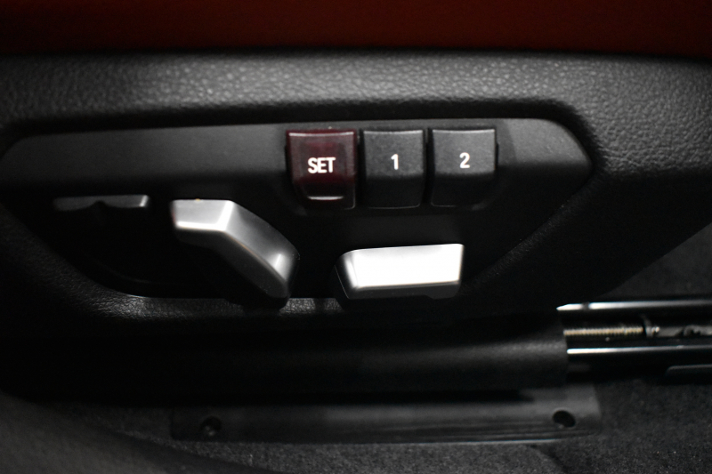 BMW 1シリーズ M140i LCI後期 直6ﾀｰﾎﾞ 340馬力 LEDﾍｯﾄﾞﾗｲﾄ&ﾃｰﾙ ﾋｰﾀｰ付赤革 ｱﾀﾞﾌﾟﾃｨﾌﾞMｻｽ 大型ﾌﾞﾚｰｷｼｽﾃﾑ 車線逸脱&歩行者警告 衝突軽減ﾌﾞﾚｰｷ 横ﾒﾆｭｰﾀｯﾁﾊﾟｯﾄﾞiﾄﾞﾗｲﾌﾞBｶﾒﾗ Pｱｼｽﾄ ｸﾙｺﾝ ﾊﾟﾄﾞﾙｼﾌﾄ ｽﾏｰﾄｷｰ 2年保証