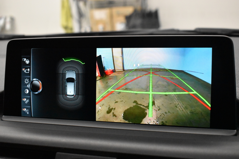 BMW 1シリーズ M140i LCI後期 直6ﾀｰﾎﾞ 340馬力 LEDﾍｯﾄﾞﾗｲﾄ&ﾃｰﾙ ﾋｰﾀｰ付赤革 ｱﾀﾞﾌﾟﾃｨﾌﾞMｻｽ 大型ﾌﾞﾚｰｷｼｽﾃﾑ 車線逸脱&歩行者警告 衝突軽減ﾌﾞﾚｰｷ 横ﾒﾆｭｰﾀｯﾁﾊﾟｯﾄﾞiﾄﾞﾗｲﾌﾞBｶﾒﾗ Pｱｼｽﾄ ｸﾙｺﾝ ﾊﾟﾄﾞﾙｼﾌﾄ ｽﾏｰﾄｷｰ 2年保証