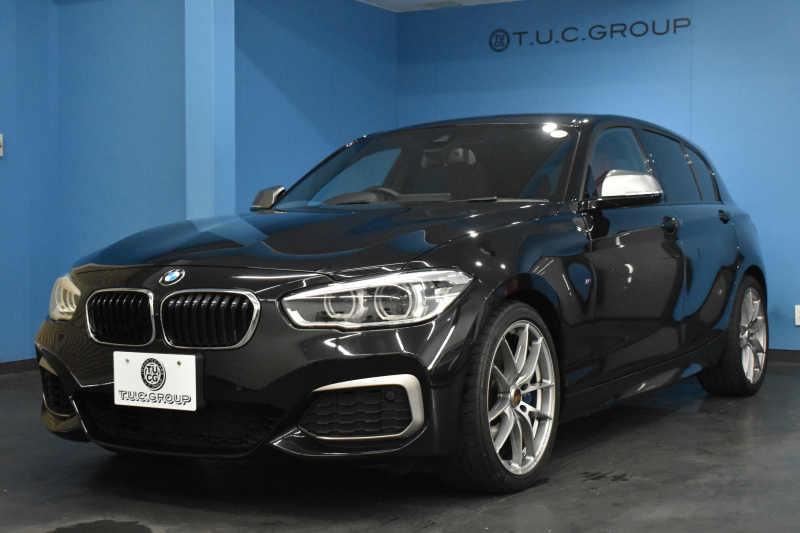 BMW 1シリーズ M140i LCI後期 直6ﾀｰﾎﾞ 340馬力 LEDﾍｯﾄﾞﾗｲﾄ&ﾃｰﾙ ﾋｰﾀｰ付赤革 ｱﾀﾞﾌﾟﾃｨﾌﾞMｻｽ 大型ﾌﾞﾚｰｷｼｽﾃﾑ 車線逸脱&歩行者警告 衝突軽減ﾌﾞﾚｰｷ 横ﾒﾆｭｰﾀｯﾁﾊﾟｯﾄﾞiﾄﾞﾗｲﾌﾞBｶﾒﾗ Pｱｼｽﾄ ｸﾙｺﾝ ﾊﾟﾄﾞﾙｼﾌﾄ ｽﾏｰﾄｷｰ 2年保証