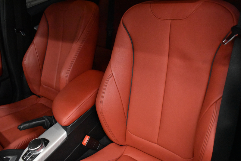 BMW 1シリーズ M140i LCI後期 直6ﾀｰﾎﾞ 340馬力 LEDﾍｯﾄﾞﾗｲﾄ&ﾃｰﾙ ﾋｰﾀｰ付赤革 ｱﾀﾞﾌﾟﾃｨﾌﾞMｻｽ 大型ﾌﾞﾚｰｷｼｽﾃﾑ 車線逸脱&歩行者警告 衝突軽減ﾌﾞﾚｰｷ 横ﾒﾆｭｰﾀｯﾁﾊﾟｯﾄﾞiﾄﾞﾗｲﾌﾞBｶﾒﾗ Pｱｼｽﾄ ｸﾙｺﾝ ﾊﾟﾄﾞﾙｼﾌﾄ ｽﾏｰﾄｷｰ 2年保証