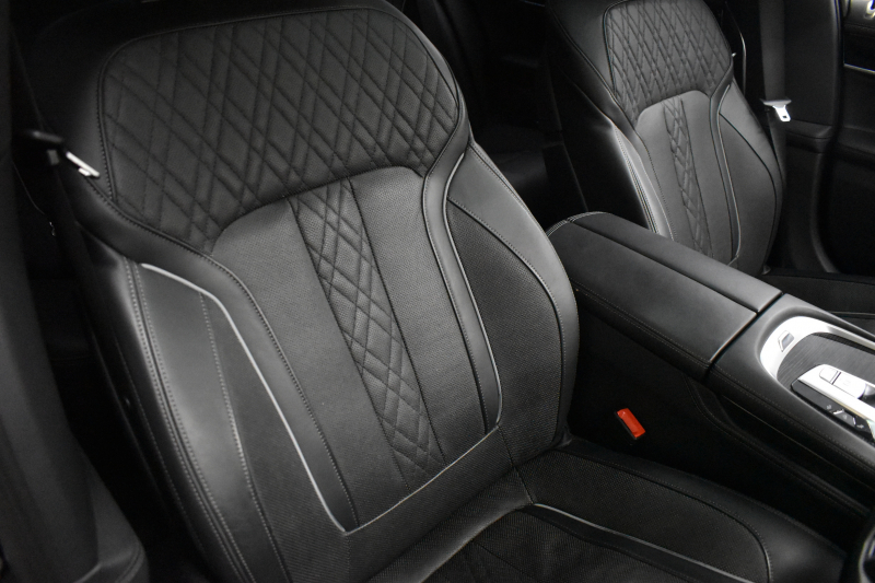 BMW 7シリーズ 740d XﾄﾞﾗｲﾌﾞMｽﾎﾟｰﾂ  4WD ｻﾝﾙｰﾌ ﾚｰｻﾞｰLED 3DﾃﾞｻﾞｲﾝFﾘｯﾌﾟｽﾎﾟｲﾗ ﾘﾓｰﾄP Fﾏｯｻｰｼﾞ&ﾍﾞﾝﾁﾚｰｼｮﾝ全席ﾋｰﾀｰ付黒革 ACC HUD ﾊｰﾏﾝｶｰﾄﾞﾝ ｼﾞｪｽﾁｬｰｺﾝﾄﾛｰﾙ ﾀｯﾁﾊﾟﾈﾙ対応HDDﾅﾋﾞ3Dﾋﾞｭｰ 車線変更&逸脱警告 液晶ﾒｰﾀｰ 電動ﾄﾗﾝｸ 2年保証