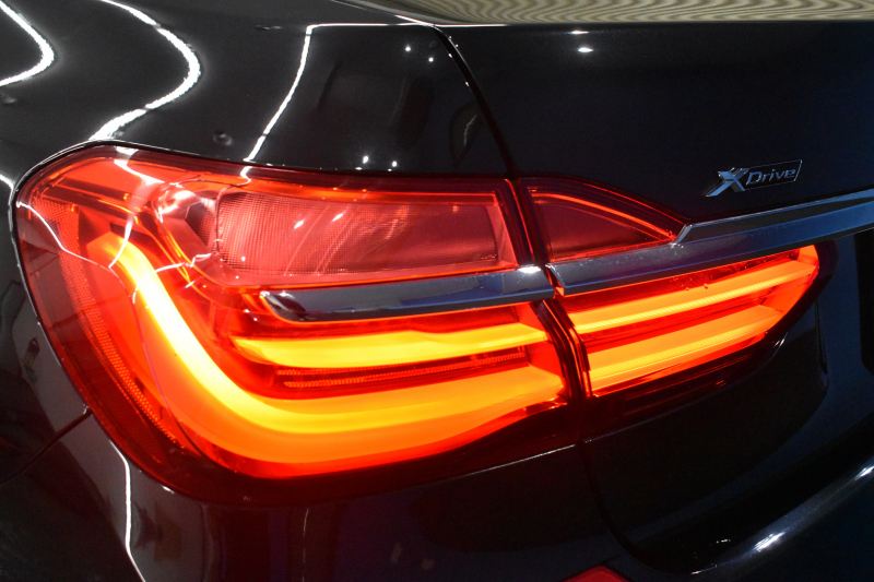 BMW 7シリーズ 740d XﾄﾞﾗｲﾌﾞMｽﾎﾟｰﾂ  4WD ｻﾝﾙｰﾌ ﾚｰｻﾞｰLED 3DﾃﾞｻﾞｲﾝFﾘｯﾌﾟｽﾎﾟｲﾗ ﾘﾓｰﾄP Fﾏｯｻｰｼﾞ&ﾍﾞﾝﾁﾚｰｼｮﾝ全席ﾋｰﾀｰ付黒革 ACC HUD ﾊｰﾏﾝｶｰﾄﾞﾝ ｼﾞｪｽﾁｬｰｺﾝﾄﾛｰﾙ ﾀｯﾁﾊﾟﾈﾙ対応HDDﾅﾋﾞ3Dﾋﾞｭｰ 車線変更&逸脱警告 液晶ﾒｰﾀｰ 電動ﾄﾗﾝｸ 2年保証