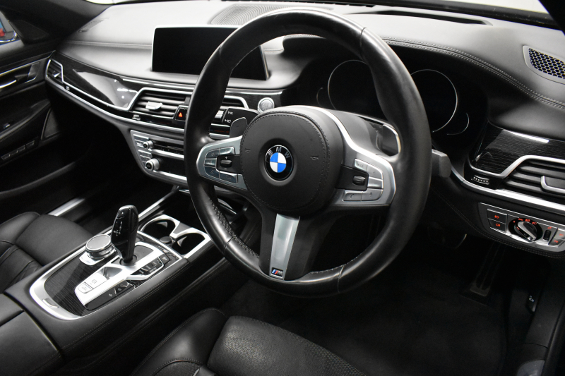 BMW 7シリーズ 740d XﾄﾞﾗｲﾌﾞMｽﾎﾟｰﾂ  4WD ｻﾝﾙｰﾌ ﾚｰｻﾞｰLED 3DﾃﾞｻﾞｲﾝFﾘｯﾌﾟｽﾎﾟｲﾗ ﾘﾓｰﾄP Fﾏｯｻｰｼﾞ&ﾍﾞﾝﾁﾚｰｼｮﾝ全席ﾋｰﾀｰ付黒革 ACC HUD ﾊｰﾏﾝｶｰﾄﾞﾝ ｼﾞｪｽﾁｬｰｺﾝﾄﾛｰﾙ ﾀｯﾁﾊﾟﾈﾙ対応HDDﾅﾋﾞ3Dﾋﾞｭｰ 車線変更&逸脱警告 液晶ﾒｰﾀｰ 電動ﾄﾗﾝｸ 2年保証