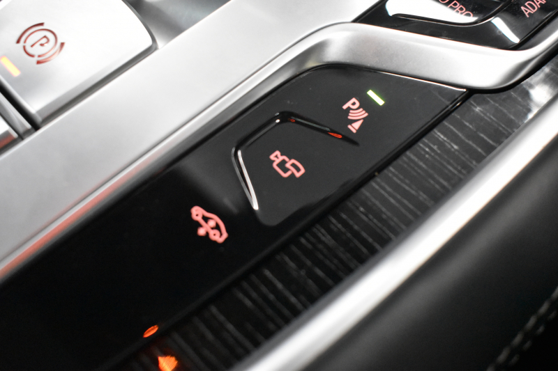 BMW 7シリーズ 740d XﾄﾞﾗｲﾌﾞMｽﾎﾟｰﾂ  4WD ｻﾝﾙｰﾌ ﾚｰｻﾞｰLED 3DﾃﾞｻﾞｲﾝFﾘｯﾌﾟｽﾎﾟｲﾗ ﾘﾓｰﾄP Fﾏｯｻｰｼﾞ&ﾍﾞﾝﾁﾚｰｼｮﾝ全席ﾋｰﾀｰ付黒革 ACC HUD ﾊｰﾏﾝｶｰﾄﾞﾝ ｼﾞｪｽﾁｬｰｺﾝﾄﾛｰﾙ ﾀｯﾁﾊﾟﾈﾙ対応HDDﾅﾋﾞ3Dﾋﾞｭｰ 車線変更&逸脱警告 液晶ﾒｰﾀｰ 電動ﾄﾗﾝｸ 2年保証