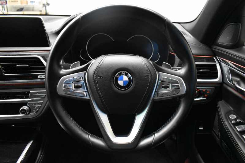 BMW 7シリーズ 750i Mｽﾎﾟｰﾂ V8 ｻﾝR Fﾏｯｻｰｼﾞ&ﾍﾞﾝﾁﾚｰｼｮﾝ 全席ﾋｰﾀｰ付黒革 ﾚｰｻﾞｰLED  液晶ｷｰ ﾘﾓｰﾄｺﾝﾄﾛｰﾙﾊﾟｰｷﾝｸﾞ 追従ACC HUD ﾊｰﾏﾝｶｰﾄﾞﾝ ｼﾞｪｽﾁｬｰｺﾝﾄﾛｰﾙ ﾀｯﾁﾊﾟﾈﾙ対応HDDﾅﾋﾞ3Dﾋﾞｭｰ Bｶﾒﾗ 車線変更&逸脱&歩行者警告 液晶ﾒｰﾀｰ 電動ﾄﾗﾝｸ 2年保証
