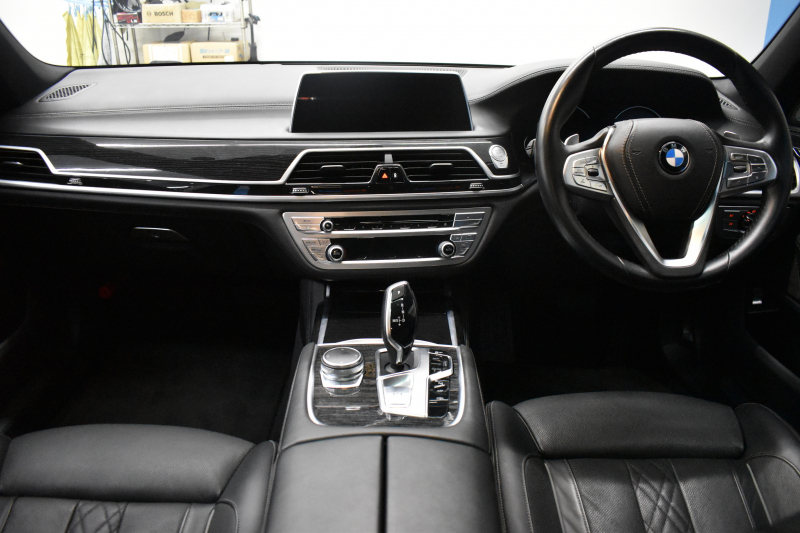 BMW 7シリーズ 750i Mｽﾎﾟｰﾂ V8 ｻﾝR Fﾏｯｻｰｼﾞ&ﾍﾞﾝﾁﾚｰｼｮﾝ 全席ﾋｰﾀｰ付黒革 ﾚｰｻﾞｰLED  液晶ｷｰ ﾘﾓｰﾄｺﾝﾄﾛｰﾙﾊﾟｰｷﾝｸﾞ 追従ACC HUD ﾊｰﾏﾝｶｰﾄﾞﾝ ｼﾞｪｽﾁｬｰｺﾝﾄﾛｰﾙ ﾀｯﾁﾊﾟﾈﾙ対応HDDﾅﾋﾞ3Dﾋﾞｭｰ Bｶﾒﾗ 車線変更&逸脱&歩行者警告 液晶ﾒｰﾀｰ 電動ﾄﾗﾝｸ 2年保証