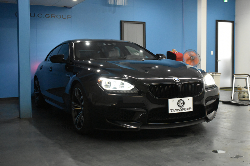 BMW Mシリーズ M6ｸﾞﾗﾝｸｰﾍﾟ MDCT 正規D車 左H ｶｰﾎﾞﾝﾙｰﾌ 7速DCT LEDﾍｯﾄﾞﾗｲﾄ ﾋｰﾀｰ付ｼﾙﾊﾞｰｽﾄｰﾝﾚｻﾞｰ 衝突軽減B 車線逸脱&歩行者警告 可変Mｻｽ Mﾌﾞﾚｰｷ HUD 20AW TOPﾋﾞｭｰ Bｶﾒﾗ ｿﾌﾄｸﾛｰｽﾞﾄﾞｱ 電動Rｻﾝｼｪｰﾄﾞ 2年保証