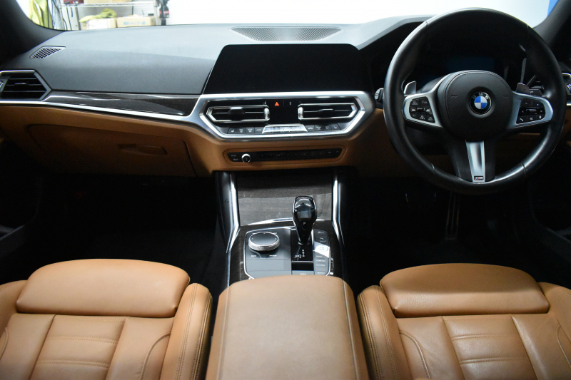 BMW 3シリーズ 320i Mｽﾎﾟｰﾂ ｺﾝﾌｫｰﾄP G20型 ﾋｰﾀｰ付茶革 電動ﾄﾗﾝｸ HiFiｽﾋﾟｰｶｰ ﾀｯﾁﾊﾟﾈﾙﾅﾋﾞ ｱｯﾌﾟﾙｶｰﾌﾟﾚｲ ﾌﾙｾｸﾞCD/DVD再生 19AW 追従ACC LEDﾍｯﾄﾞﾗｲﾄ 側面衝突&車線変更&逸脱&歩行車警告 液晶ﾒｰﾀｰ 後退ｱｼｽﾄ Pｱｼｽﾄ ｱｸﾃｨﾌﾞPDC緊急ﾌﾞﾚｰｷ  2年保証
