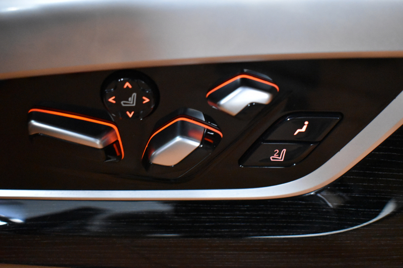 BMW 7シリーズ 740i Mｽﾎﾟｰﾂ ﾘｱｺﾝﾌｫｰﾄP ﾘｱｴﾝﾀｰﾃｲﾒﾝﾄ 後席ﾓﾆﾀｰ ﾃﾞｨｽﾌﾟﾚｲｷｰ ﾘﾓｰﾄ駐車 ｻﾝﾙｰﾌ ﾚｰｻﾞｰLED 前席ﾏｯｻｰｼﾞ全席ﾋｰﾀｰ&ﾍﾞﾝﾁﾚｰｼｮﾝ付茶革 ACC HUD ﾊｰﾏﾝｶｰﾄﾞﾝ ｼﾞｪｽﾁｬｰｺﾝﾄﾛｰﾙ ﾀｯﾁﾊﾟﾈﾙﾅﾋﾞ3Dﾋﾞｭｰ LCW 液晶ﾒｰﾀｰ 2年保証