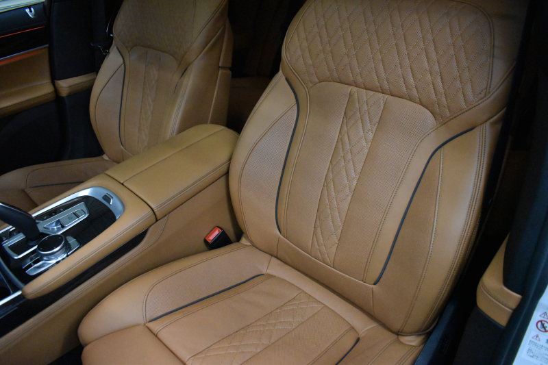 BMW 7シリーズ 740i Mｽﾎﾟｰﾂ ﾘｱｺﾝﾌｫｰﾄP ﾘｱｴﾝﾀｰﾃｲﾒﾝﾄ 後席ﾓﾆﾀｰ ﾃﾞｨｽﾌﾟﾚｲｷｰ ﾘﾓｰﾄ駐車 ｻﾝﾙｰﾌ ﾚｰｻﾞｰLED 前席ﾏｯｻｰｼﾞ全席ﾋｰﾀｰ&ﾍﾞﾝﾁﾚｰｼｮﾝ付茶革 ACC HUD ﾊｰﾏﾝｶｰﾄﾞﾝ ｼﾞｪｽﾁｬｰｺﾝﾄﾛｰﾙ ﾀｯﾁﾊﾟﾈﾙﾅﾋﾞ3Dﾋﾞｭｰ LCW 液晶ﾒｰﾀｰ 2年保証