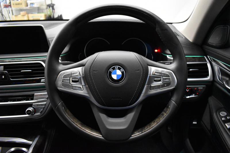 BMW 7シリーズ 740i ﾌﾟﾗｽP ｻﾝﾙｰﾌ ﾚｰｻﾞｰLEDﾗｲﾄ Fﾏｯｻｰｼﾞ&ﾍﾞﾝﾁﾚｰｼｮﾝ 全席ﾋｰﾀｰ付黒革 追従ACC HUD ﾊｰﾏﾝｶｰﾄﾞﾝ ｼﾞｪｽﾁｬｰｺﾝﾄﾛｰﾙ ﾀｯﾁﾊﾟﾈﾙ対応HDDﾅﾋﾞ3Dﾋﾞｭｰ Bｶﾒﾗ 車線変更&逸脱&歩行者警告 液晶ﾒｰﾀｰ 19AW 電動ﾄﾗﾝｸ Bｶﾒﾗ 2年保証