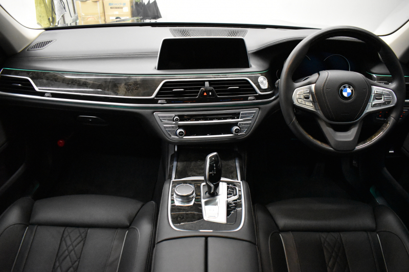 BMW 7シリーズ 740i ﾌﾟﾗｽP ｻﾝﾙｰﾌ ﾚｰｻﾞｰLEDﾗｲﾄ Fﾏｯｻｰｼﾞ&ﾍﾞﾝﾁﾚｰｼｮﾝ 全席ﾋｰﾀｰ付黒革 追従ACC HUD ﾊｰﾏﾝｶｰﾄﾞﾝ ｼﾞｪｽﾁｬｰｺﾝﾄﾛｰﾙ ﾀｯﾁﾊﾟﾈﾙ対応HDDﾅﾋﾞ3Dﾋﾞｭｰ Bｶﾒﾗ 車線変更&逸脱&歩行者警告 液晶ﾒｰﾀｰ 19AW 電動ﾄﾗﾝｸ Bｶﾒﾗ 2年保証