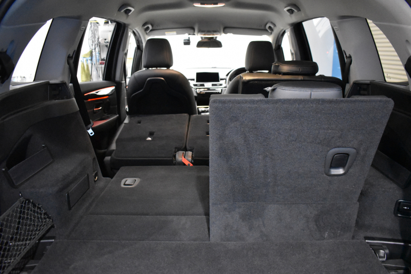 BMW 2シリーズ 220iｸﾞﾗﾝﾂｱﾗｰ ﾗｸﾞｼﾞｭｱﾘｰ 3列ｼｰﾄ 7人乗り ｱﾄﾞﾊﾞﾝｽﾄﾞｱｸﾃｨﾌﾞｾｰﾌﾃｨｰP 追従ACC HUD ﾋｰﾀｰ付黒革 LEDﾍｯﾄﾞﾗｲﾄ 衝突軽減ﾌﾞﾚｰｷ 車線逸脱&歩行者警告 ﾀｯﾁﾊﾟｯﾄﾞﾅﾋﾞ 前後PDC Bｶﾒﾗ 電動ﾄﾗﾝｸ ﾊﾟｰｷﾝｸﾞｱｼｽﾄ 17AW ｽﾏｰﾄｷｰ 2年保証