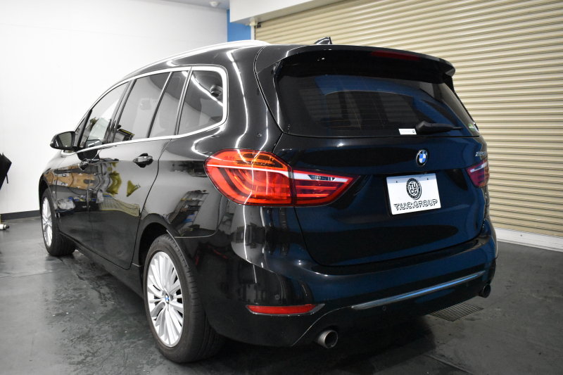 BMW 2シリーズ 220iｸﾞﾗﾝﾂｱﾗｰ ﾗｸﾞｼﾞｭｱﾘｰ 3列ｼｰﾄ 7人乗り ｱﾄﾞﾊﾞﾝｽﾄﾞｱｸﾃｨﾌﾞｾｰﾌﾃｨｰP 追従ACC HUD ﾋｰﾀｰ付黒革 LEDﾍｯﾄﾞﾗｲﾄ 衝突軽減ﾌﾞﾚｰｷ 車線逸脱&歩行者警告 ﾀｯﾁﾊﾟｯﾄﾞﾅﾋﾞ 前後PDC Bｶﾒﾗ 電動ﾄﾗﾝｸ ﾊﾟｰｷﾝｸﾞｱｼｽﾄ 17AW ｽﾏｰﾄｷｰ 2年保証