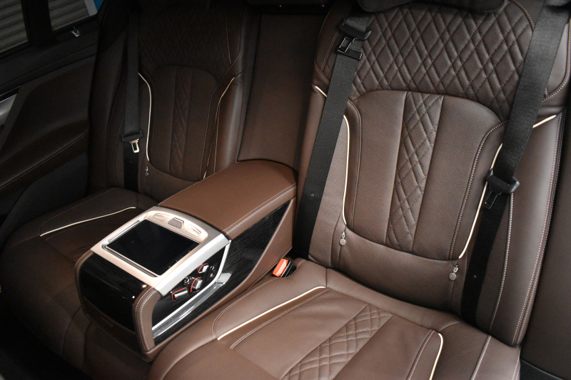 BMW 7シリーズ 740Ld Xﾄﾞﾗｲﾌﾞ Mｽﾎﾟｰﾂ ﾛﾝｸﾞ 後席ﾓﾆﾀｰ ﾊﾟﾉﾗﾏｻﾝR ﾚｰｻﾞｰLEDﾗｲﾄ 追従ACC HUD 全席ﾋｰﾀｰ&ﾍﾞﾝﾁﾚｰｼｮﾝ 前席ﾏｯｻｰｼﾞ付茶革 LCW ｼﾞｪｽﾁｬｰｺﾝﾄﾛｰﾙ対応ﾀｯﾁﾊﾟﾈﾙﾅﾋﾞ 3Dﾋﾞｭｰ ﾊｰﾏﾝｶｰﾄﾞﾝ ﾘﾓｰﾄ駐車 液晶ﾒｰﾀｰ 電動ﾄﾗﾝｸ 2年保証