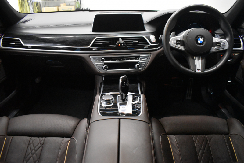 BMW 7シリーズ 740Ld Xﾄﾞﾗｲﾌﾞ Mｽﾎﾟｰﾂ ﾛﾝｸﾞ 後席ﾓﾆﾀｰ ﾊﾟﾉﾗﾏｻﾝR ﾚｰｻﾞｰLEDﾗｲﾄ 追従ACC HUD 全席ﾋｰﾀｰ&ﾍﾞﾝﾁﾚｰｼｮﾝ 前席ﾏｯｻｰｼﾞ付茶革 LCW ｼﾞｪｽﾁｬｰｺﾝﾄﾛｰﾙ対応ﾀｯﾁﾊﾟﾈﾙﾅﾋﾞ 3Dﾋﾞｭｰ ﾊｰﾏﾝｶｰﾄﾞﾝ ﾘﾓｰﾄ駐車 液晶ﾒｰﾀｰ 電動ﾄﾗﾝｸ 2年保証