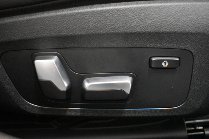 BMW 3シリーズ 320i Mｽﾎﾟｰﾂ G20型  ﾀｯﾁﾊﾟﾈﾙﾅﾋﾞ ｱｯﾌﾟﾙｶｰﾌﾟﾚｲ  追従ACC LEDﾍｯﾄﾞﾗｲﾄ 側面衝突&車線変更&逸脱&歩行車警告 液晶ﾒｰﾀｰ 後退ｱｼｽﾄ Pｱｼｽﾄ ｱｸﾃｨﾌﾞPDC緊急ﾌﾞﾚｰｷ  18AW 2年保証