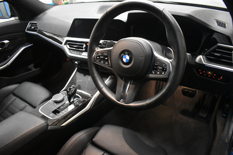 BMW 3シリーズ 320d Xﾄﾞﾗｲﾌﾞ Mｽﾎﾟｰﾂ 4WD ﾊｲﾗｲﾝ&ｺﾝﾌｫｰﾄP G20型 ﾋｰﾀｰ付黒革 ｵﾌﾟｼｮﾝ19AW 追従ACC LEDﾍｯﾄﾞﾗｲﾄ 側面衝突&車線変更&逸脱&歩行車警告 後退ｱｼｽﾄ Pｱｼｽﾄ ｱｸﾃｨﾌﾞPDC緊急ﾌﾞﾚｰｷ ﾀｯﾁﾊﾟﾈﾙﾅﾋﾞ ﾌﾙｾｸﾞ ｱｯﾌﾟﾙｶｰﾌﾟﾚｲ 電動ﾄﾗﾝｸ 2年保証