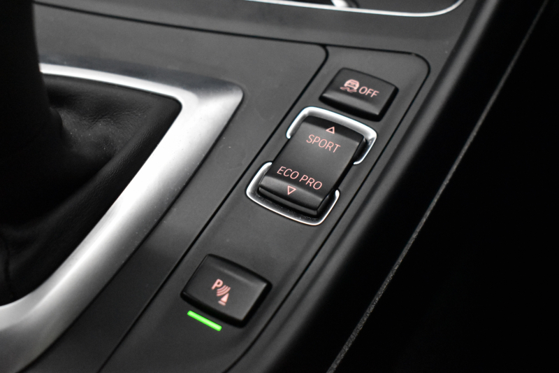 BMW 2シリーズ M240i LCI後期 ｵﾌﾟｼｮﾝ追従ACC  直6ﾀｰﾎﾞ 340馬力 ﾍｷｻｺﾞﾅﾙLEDﾍｯﾄﾞﾗｲﾄ ﾋｰﾀｰ付赤革 ﾀｯﾁﾊﾟﾈﾙiﾄﾞﾗｲﾌﾞHDDﾅﾋﾞBｶﾒ Pｱｼｽﾄ 前後PDC ｱﾀﾞﾌﾟﾃｨﾌﾞMｻｽ 大型ﾌﾞﾚｰｷｼｽﾃﾑ 車線逸脱&歩行者警告 衝突軽減ﾌﾞﾚｰｷ 18AW ﾊﾟﾄﾞﾙｼﾌﾄ 1ｵｰﾅｰ 2年保証