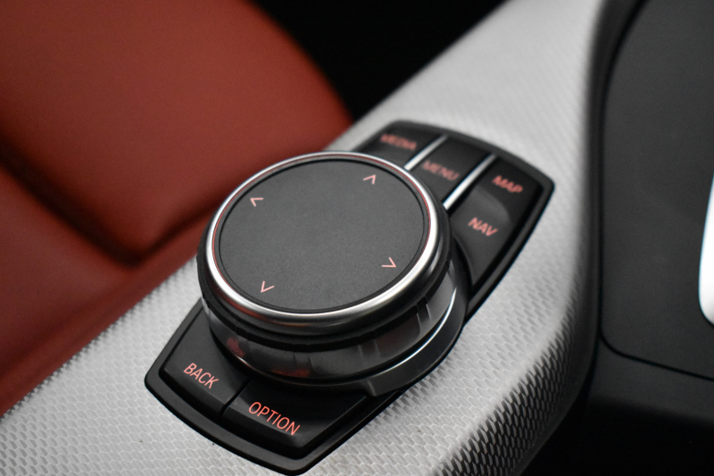 BMW 2シリーズ M240i LCI後期 ｵﾌﾟｼｮﾝ追従ACC  直6ﾀｰﾎﾞ 340馬力 ﾍｷｻｺﾞﾅﾙLEDﾍｯﾄﾞﾗｲﾄ ﾋｰﾀｰ付赤革 ﾀｯﾁﾊﾟﾈﾙiﾄﾞﾗｲﾌﾞHDDﾅﾋﾞBｶﾒ Pｱｼｽﾄ 前後PDC ｱﾀﾞﾌﾟﾃｨﾌﾞMｻｽ 大型ﾌﾞﾚｰｷｼｽﾃﾑ 車線逸脱&歩行者警告 衝突軽減ﾌﾞﾚｰｷ 18AW ﾊﾟﾄﾞﾙｼﾌﾄ 1ｵｰﾅｰ 2年保証