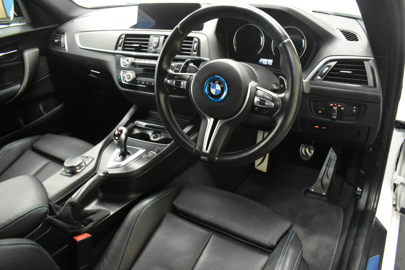 BMW Mシリーズ M2 MDCT 7速DCT LCI後期 ﾋｰﾀｰ付黒革 ｱﾀﾞﾌﾟﾃｨﾌﾞﾍｷｻｺﾞﾅﾙLEDﾍｯﾄﾞﾗｲﾄ&ﾃｰﾙ ﾀｯﾁﾊﾟﾈﾙHDDﾅﾋﾞ 19AW Mﾊﾟﾌｫｰﾏﾝｽﾘｱﾃﾞｨﾌｭｰｻﾞｰ 車線逸脱&歩行者警告 衝突軽減ﾌﾞﾚｰｷ ｶｰﾎﾞﾝｲﾝﾃﾘｱ Bｶﾒﾗ iｽﾄｯﾌﾟ ｽﾏｰﾄｷｰ 2年保証