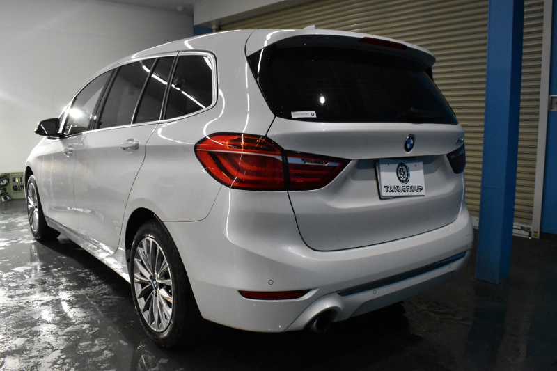 BMW 2シリーズ 218dｸﾞﾗﾝﾂｱﾗｰ ﾗｸﾞｼﾞｭｱﾘｰ  後期 7人乗ﾘ ｱﾄﾞﾊﾞﾝｽﾄﾞｱｸﾃｨﾌﾞｾｰﾌﾃｨｰP ｺﾝﾌｫｰﾄP 追従ACC HUD ﾍｷｻｺﾞﾅﾙLEDﾍｯﾄﾞﾗｲﾄ ﾋｰﾀｰ付黒革 車線逸脱&歩行者警告 17AW ﾀｯﾁﾊﾟﾈﾙﾅﾋﾞ Bｶﾒﾗ 前後PDC 駐車ｱｼｽﾄ 電動ﾄﾗﾝｸ ｽﾏｰﾄｷｰ 2年保証