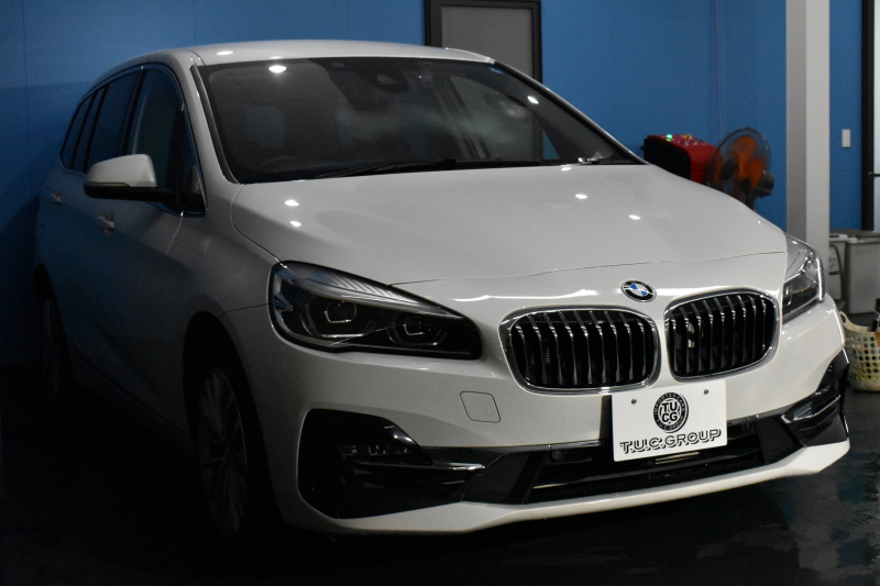 BMW 2シリーズ 218dｸﾞﾗﾝﾂｱﾗｰ ﾗｸﾞｼﾞｭｱﾘｰ  後期 7人乗ﾘ ｱﾄﾞﾊﾞﾝｽﾄﾞｱｸﾃｨﾌﾞｾｰﾌﾃｨｰP ｺﾝﾌｫｰﾄP 追従ACC HUD ﾍｷｻｺﾞﾅﾙLEDﾍｯﾄﾞﾗｲﾄ ﾋｰﾀｰ付黒革 車線逸脱&歩行者警告 17AW ﾀｯﾁﾊﾟﾈﾙﾅﾋﾞ Bｶﾒﾗ 前後PDC 駐車ｱｼｽﾄ 電動ﾄﾗﾝｸ ｽﾏｰﾄｷｰ 2年保証