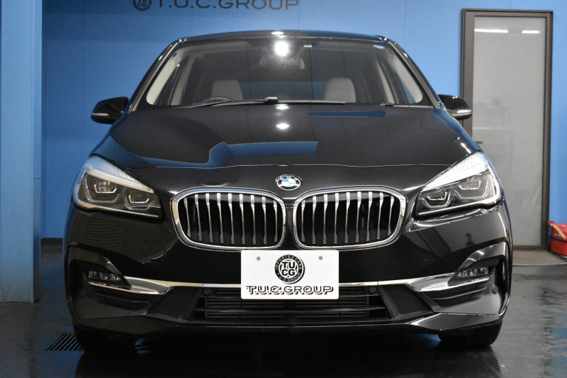 BMW 2シリーズ 218dｸﾞﾗﾝﾂｱﾗｰ ﾗｸﾞｼﾞｭｱﾘｰ 後期LCI 7人乗ﾘ ｱﾄﾞﾊﾞﾝｽﾄﾞｱｸﾃｨﾌﾞｾｰﾌﾃｨｰP 追従ACC HUD ﾍｷｺﾞﾅﾙLEDﾍｯﾄﾞﾗｲﾄ ﾋｰﾀｰ付白革 ｺﾝﾌｫｰﾄP 車線逸脱&歩行者警告 ﾀｯﾁﾊﾟﾈﾙﾅﾋﾞ Bｶﾒﾗ ﾌﾙｾｸﾞ 駐車ｱｼｽﾄ 電動ﾄﾗﾝｸ 2年保証