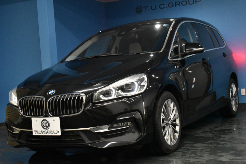 BMW 2シリーズ 218dｸﾞﾗﾝﾂｱﾗｰ ﾗｸﾞｼﾞｭｱﾘｰ 後期LCI 7人乗ﾘ ｱﾄﾞﾊﾞﾝｽﾄﾞｱｸﾃｨﾌﾞｾｰﾌﾃｨｰP 追従ACC HUD ﾍｷｺﾞﾅﾙLEDﾍｯﾄﾞﾗｲﾄ ﾋｰﾀｰ付白革 ｺﾝﾌｫｰﾄP 車線逸脱&歩行者警告 ﾀｯﾁﾊﾟﾈﾙﾅﾋﾞ Bｶﾒﾗ ﾌﾙｾｸﾞ 駐車ｱｼｽﾄ 電動ﾄﾗﾝｸ 2年保証