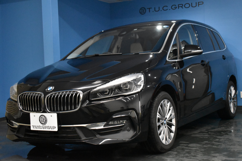 BMW 2シリーズ 218dｸﾞﾗﾝﾂｱﾗｰ ﾗｸﾞｼﾞｭｱﾘｰ 後期LCI 7人乗ﾘ ｱﾄﾞﾊﾞﾝｽﾄﾞｱｸﾃｨﾌﾞｾｰﾌﾃｨｰP 追従ACC HUD ﾍｷｺﾞﾅﾙLEDﾍｯﾄﾞﾗｲﾄ ﾋｰﾀｰ付白革 ｺﾝﾌｫｰﾄP 車線逸脱&歩行者警告 ﾀｯﾁﾊﾟﾈﾙﾅﾋﾞ Bｶﾒﾗ ﾌﾙｾｸﾞ 駐車ｱｼｽﾄ 電動ﾄﾗﾝｸ 2年保証