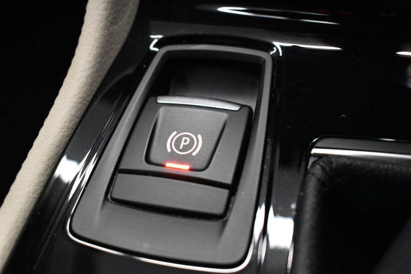 BMW 2シリーズ 218dｸﾞﾗﾝﾂｱﾗｰ ﾗｸﾞｼﾞｭｱﾘｰ 後期LCI 7人乗ﾘ ｱﾄﾞﾊﾞﾝｽﾄﾞｱｸﾃｨﾌﾞｾｰﾌﾃｨｰP 追従ACC HUD ﾍｷｺﾞﾅﾙLEDﾍｯﾄﾞﾗｲﾄ ﾋｰﾀｰ付白革 ｺﾝﾌｫｰﾄP 車線逸脱&歩行者警告 ﾀｯﾁﾊﾟﾈﾙﾅﾋﾞ Bｶﾒﾗ ﾌﾙｾｸﾞ 駐車ｱｼｽﾄ 電動ﾄﾗﾝｸ 2年保証