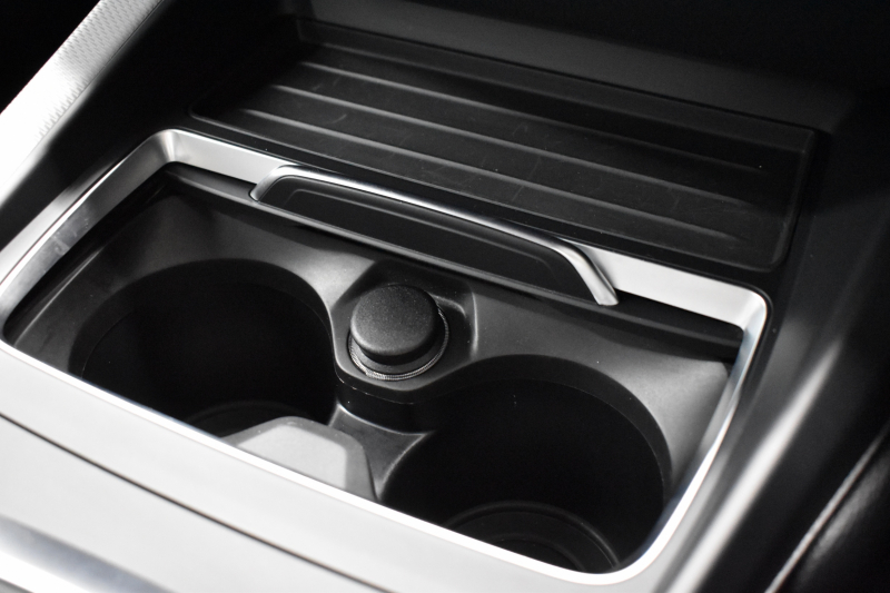 BMW 2シリーズ M240i LCI後期 直6ﾀｰﾎﾞ 340馬力 ﾍｷｻｺﾞﾅﾙLEDﾍｯﾄﾞﾗｲﾄ 追従ACC ﾋｰﾀｰ付黒革 ﾀｯﾁﾊﾟﾈﾙiﾄﾞﾗｲﾌﾞHDDﾅﾋﾞ ﾌﾙｾｸﾞ Bｶﾒ Pｱｼｽﾄ 前後PDC ｱﾀﾞﾌﾟﾃｨﾌﾞMｻｽ 大型ﾌﾞﾚｰｷｼｽﾃﾑ 車線逸脱&歩行者警告 衝突軽減ﾌﾞﾚｰｷ 18AW ﾊﾟﾄﾞﾙｼﾌﾄ 1ｵｰﾅｰ 2年保証