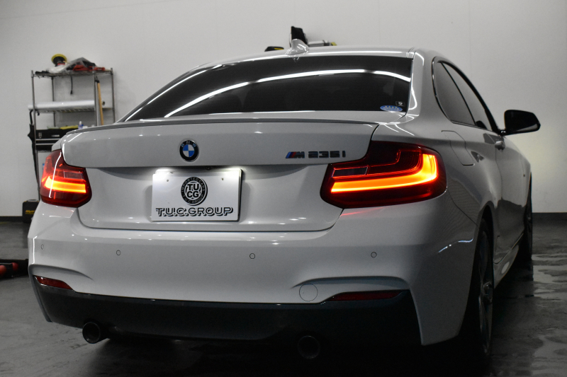 BMW 2シリーズ M235i 直6ﾀｰﾎﾞ 326馬力 ﾋｰﾀｰ付黒革 ﾀｯﾁﾊﾟｯﾄﾞ式iﾄﾞﾗｲﾌﾞHDDﾅﾋﾞ  ﾘﾔPDC Bｶﾒﾗ  ｱﾀﾞﾌﾟﾃｨﾌﾞMｻｽ 大型ﾌﾞﾚｰｷｼｽﾃﾑ 18AW 車線逸脱&歩行者警告 衝突軽減ﾌﾞﾚｰｷ 1ｵｰﾅｰ 2年保証