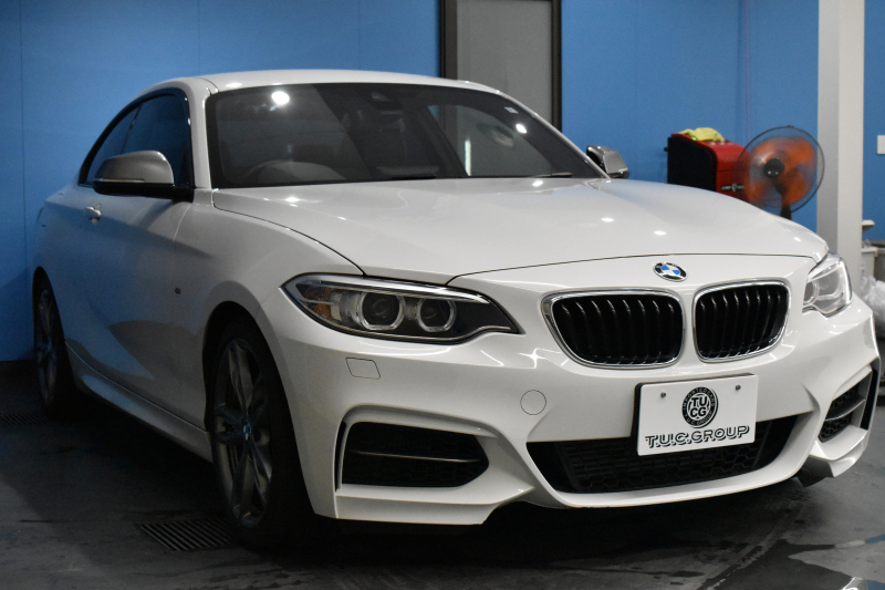 BMW 2シリーズ M235i 直6ﾀｰﾎﾞ 326馬力 ﾋｰﾀｰ付黒革 ﾀｯﾁﾊﾟｯﾄﾞ式iﾄﾞﾗｲﾌﾞHDDﾅﾋﾞ  ﾘﾔPDC Bｶﾒﾗ  ｱﾀﾞﾌﾟﾃｨﾌﾞMｻｽ 大型ﾌﾞﾚｰｷｼｽﾃﾑ 18AW 車線逸脱&歩行者警告 衝突軽減ﾌﾞﾚｰｷ 1ｵｰﾅｰ 2年保証