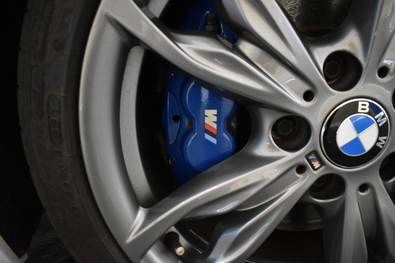 BMW 2シリーズ M235i 直6ﾀｰﾎﾞ 326馬力 ﾋｰﾀｰ付黒革 ﾀｯﾁﾊﾟｯﾄﾞ式iﾄﾞﾗｲﾌﾞHDDﾅﾋﾞ  ﾘﾔPDC Bｶﾒﾗ  ｱﾀﾞﾌﾟﾃｨﾌﾞMｻｽ 大型ﾌﾞﾚｰｷｼｽﾃﾑ 18AW 車線逸脱&歩行者警告 衝突軽減ﾌﾞﾚｰｷ 1ｵｰﾅｰ 2年保証