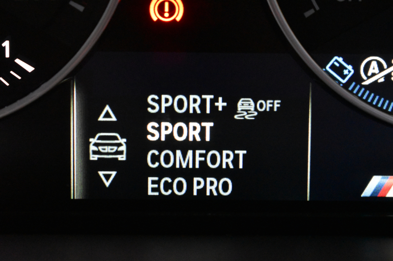 BMW 2シリーズ M235i 直6ﾀｰﾎﾞ 326馬力 ﾋｰﾀｰ付黒革 ﾀｯﾁﾊﾟｯﾄﾞ式iﾄﾞﾗｲﾌﾞHDDﾅﾋﾞ  ﾘﾔPDC Bｶﾒﾗ  ｱﾀﾞﾌﾟﾃｨﾌﾞMｻｽ 大型ﾌﾞﾚｰｷｼｽﾃﾑ 18AW 車線逸脱&歩行者警告 衝突軽減ﾌﾞﾚｰｷ 1ｵｰﾅｰ 2年保証