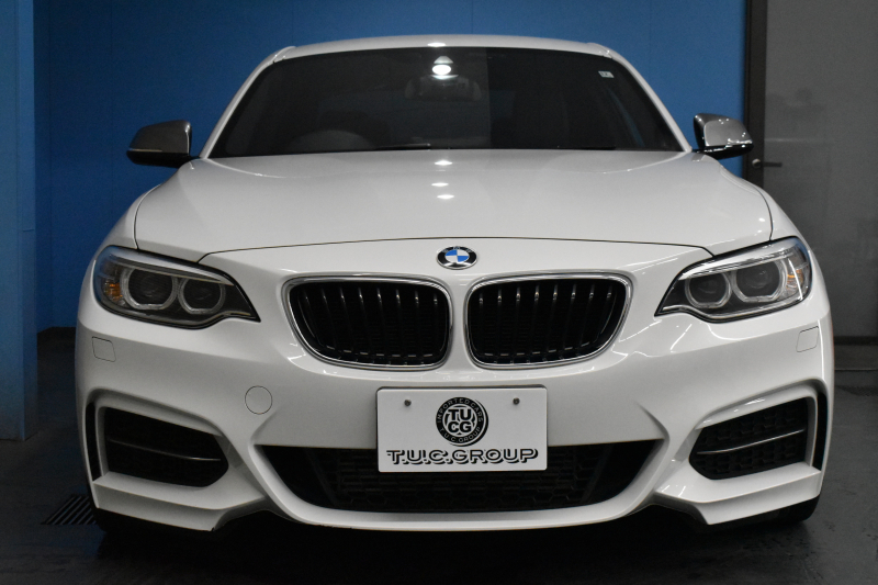 BMW 2シリーズ M235i 直6ﾀｰﾎﾞ 326馬力 ﾋｰﾀｰ付黒革 ﾀｯﾁﾊﾟｯﾄﾞ式iﾄﾞﾗｲﾌﾞHDDﾅﾋﾞ  ﾘﾔPDC Bｶﾒﾗ  ｱﾀﾞﾌﾟﾃｨﾌﾞMｻｽ 大型ﾌﾞﾚｰｷｼｽﾃﾑ 18AW 車線逸脱&歩行者警告 衝突軽減ﾌﾞﾚｰｷ 1ｵｰﾅｰ 2年保証
