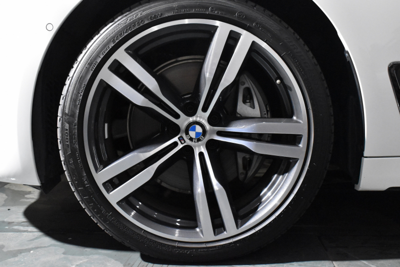 BMW 7シリーズ 740i Mｽﾎﾟｰﾂ ﾘｱｺﾝﾌｫｰﾄP ﾘｱｴﾝﾀｰﾃｲﾒﾝﾄP ｻﾝﾙｰﾌ BMWﾚｰｻﾞｰLED 前席ﾏｯｻｰｼﾞ全席ﾋｰﾀｰ&ﾍﾞﾝﾁﾚｰｼｮﾝ付黒革 ACC HUD ﾊｰﾏﾝｶｰﾄﾞﾝ ｼﾞｪｽﾁｬｰｺﾝﾄﾛｰﾙ ﾀｯﾁﾊﾟﾈﾙﾅﾋﾞ3Dﾋﾞｭｰ LCW 液晶ﾒｰﾀｰ 20AW 2年保証