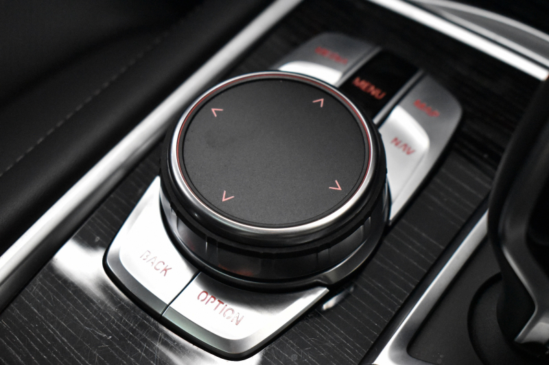 BMW 7シリーズ 740i Mｽﾎﾟｰﾂ ﾘｱｺﾝﾌｫｰﾄP ﾘｱｴﾝﾀｰﾃｲﾒﾝﾄP ｻﾝﾙｰﾌ BMWﾚｰｻﾞｰLED 前席ﾏｯｻｰｼﾞ全席ﾋｰﾀｰ&ﾍﾞﾝﾁﾚｰｼｮﾝ付黒革 ACC HUD ﾊｰﾏﾝｶｰﾄﾞﾝ ｼﾞｪｽﾁｬｰｺﾝﾄﾛｰﾙ ﾀｯﾁﾊﾟﾈﾙﾅﾋﾞ3Dﾋﾞｭｰ LCW 液晶ﾒｰﾀｰ 20AW 2年保証